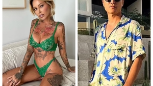 Tina Louis este gravidă. Cu burtica la vedere, vedeta Netflix s-a afișat pe plaja din Los Angeles