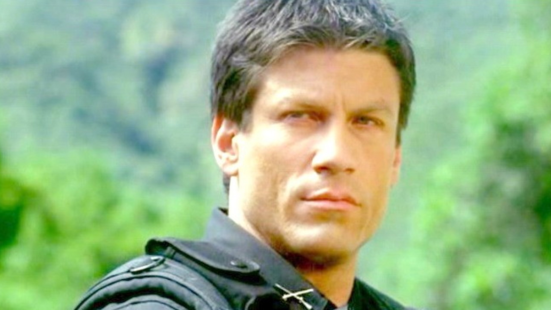 Vladau va face skandenberg cu noul Stallone! Actorul comparat cu “Rambo” va sosi joi la Bucuresti