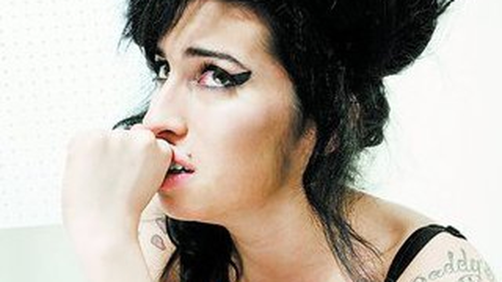 Amy a facut praf 14,5 milioane de euro