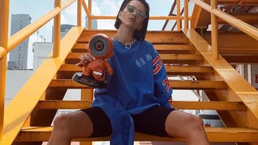 România reprezentată la Milano Fashion Week! Piesa INNEI - ”Iguana” în show-ul Versace