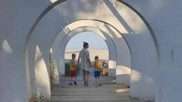 Motivul pentru care Cristina Bălan și-a retras copiii de la școală. Ce spune artista despre această decizie radicală