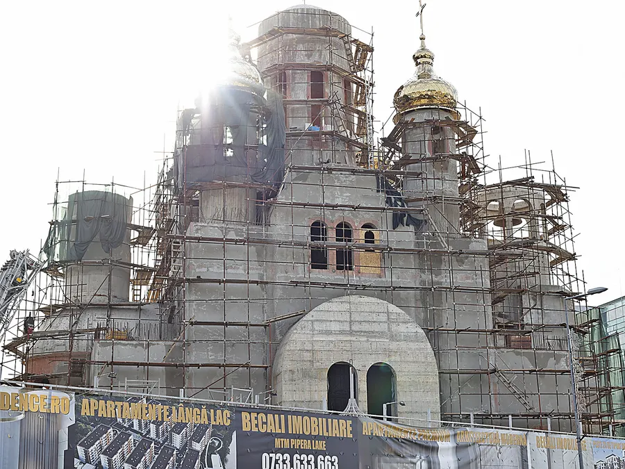 Catedrala lui Gigi Becali e impetuoasă