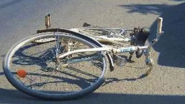 Au lăsat-o frânele și s-a mulat pe un zid de beton! Ce s-a întâmplat apoi cu femeia