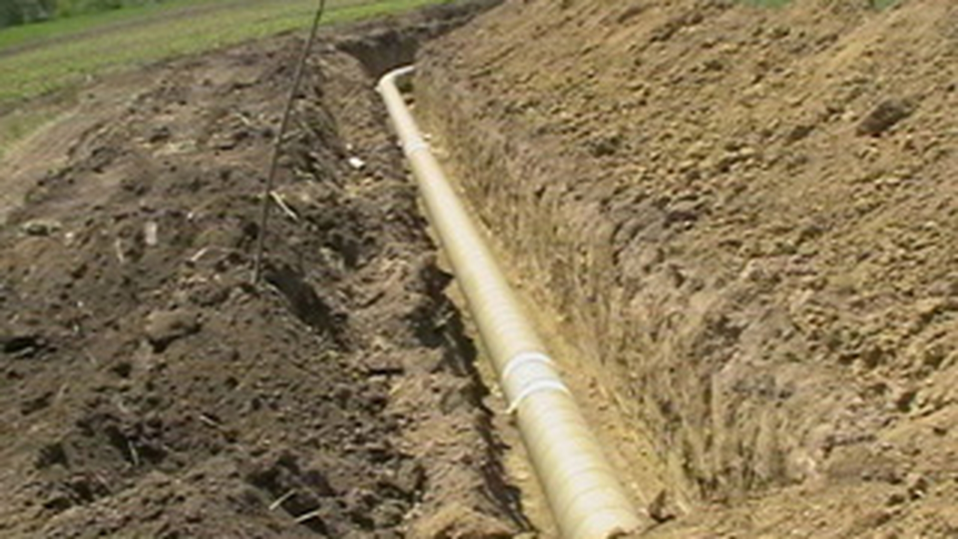 39 de persoane, arestate in cazul furturilor de produse petroliere din conductele OMV Petrom