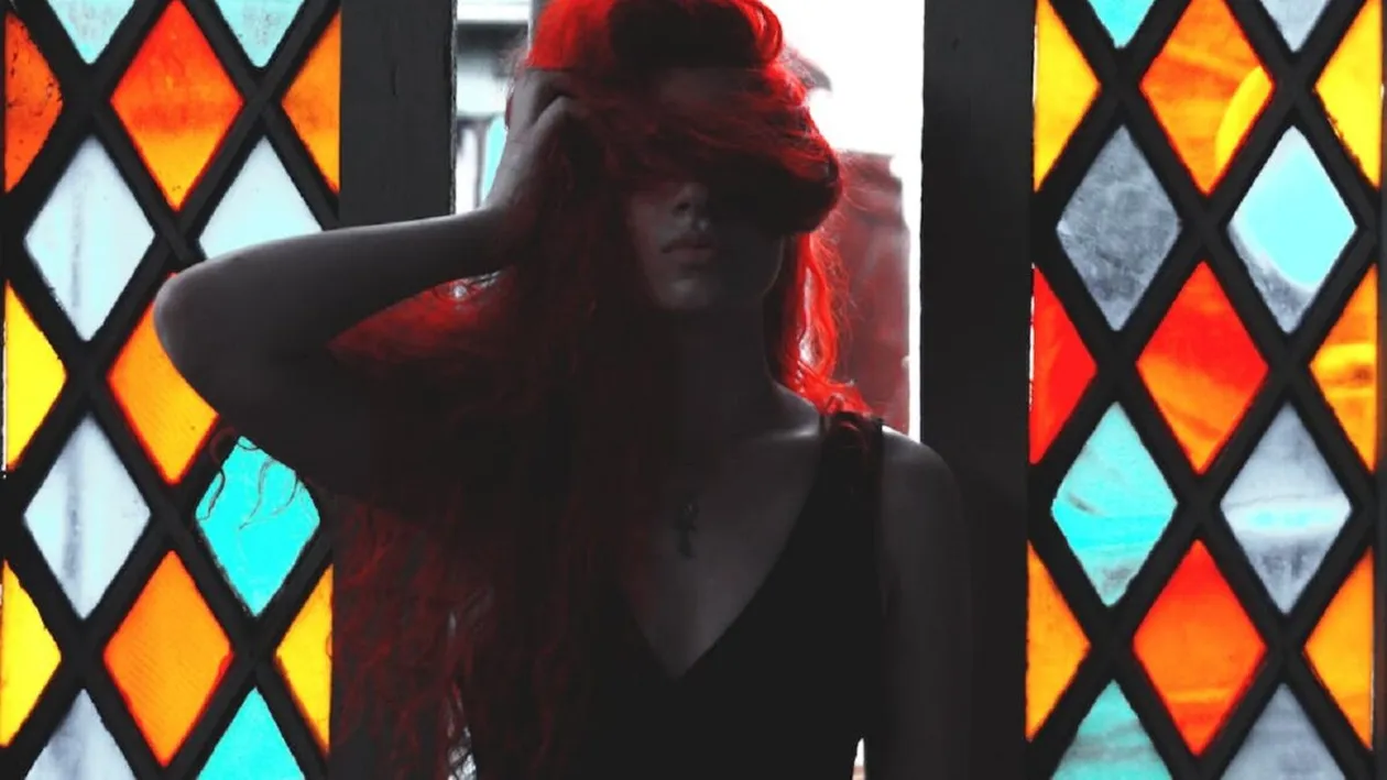 A fost demonstrat științific! Roșcatele fac mai mult amor decât blondele sau brunetele