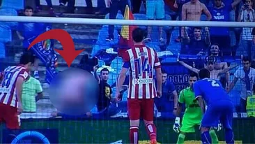 Cea mai DEMENTA metoda de a-ti distrage adversarul la penalty! Fanii au ras cu lacrimi cand au vazut faza asta