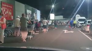 Așa ceva mai rar s-a văzut! Ce s-a întâmplat la un supermarket din Brașov unde s-au anunțat reduceri la țigări