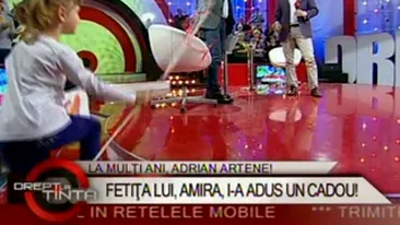 VIDEO Adrian Artene a primit cadou o nuia de la fiica sa, Amira! Numele ei este oriental. Prin inversarea literelor, numele ei poate insemna si Maria!