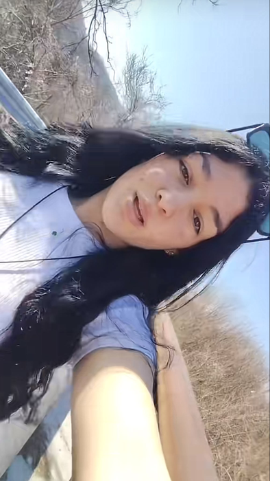 Salomi Maria Roxana este tânăra de 18 ani care a murit pe loc în accidentul produs pe DN 67, în localitatea Mihăești din județul Vâlcea/ sursă foto: Facebook
