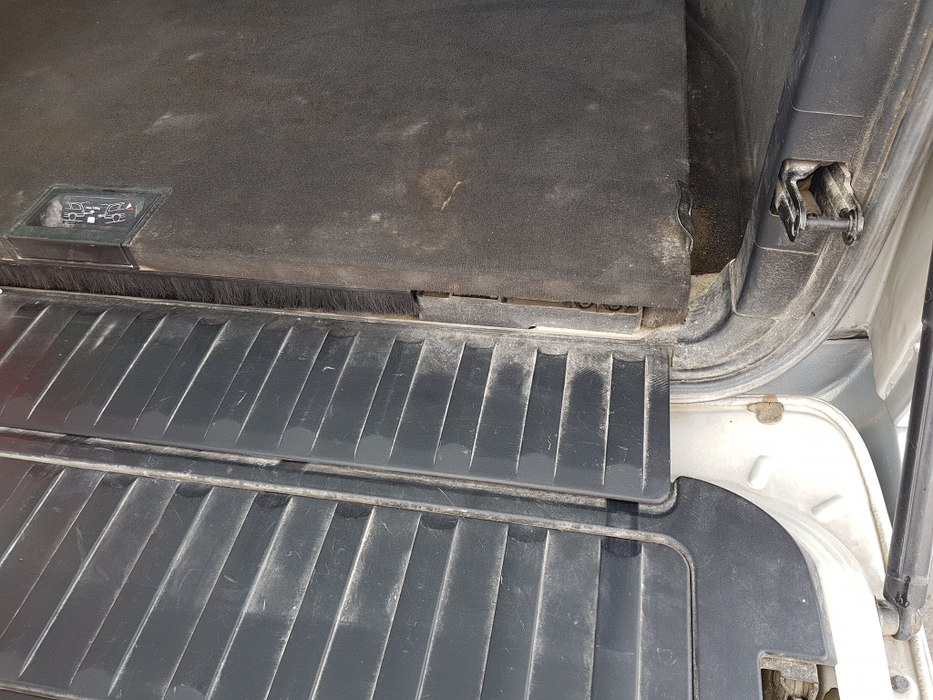 O femeie din Iași și-a dus mașina la spălătorie, dar nu i-a venit să creadă cum a luat-o înapoi! Cât a fost nota de plată, deși autoturismul era la fel de murdar