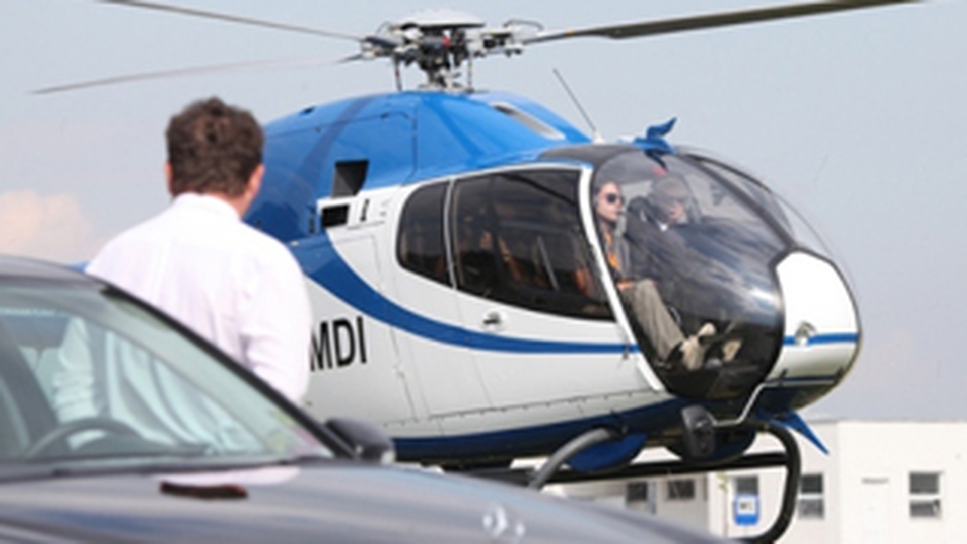 Virgil Iantu: "Imi doresc sa invat sa pilotez!" A filmat promo-ul pentru "Vrei sa fii milionar" in elicopter!