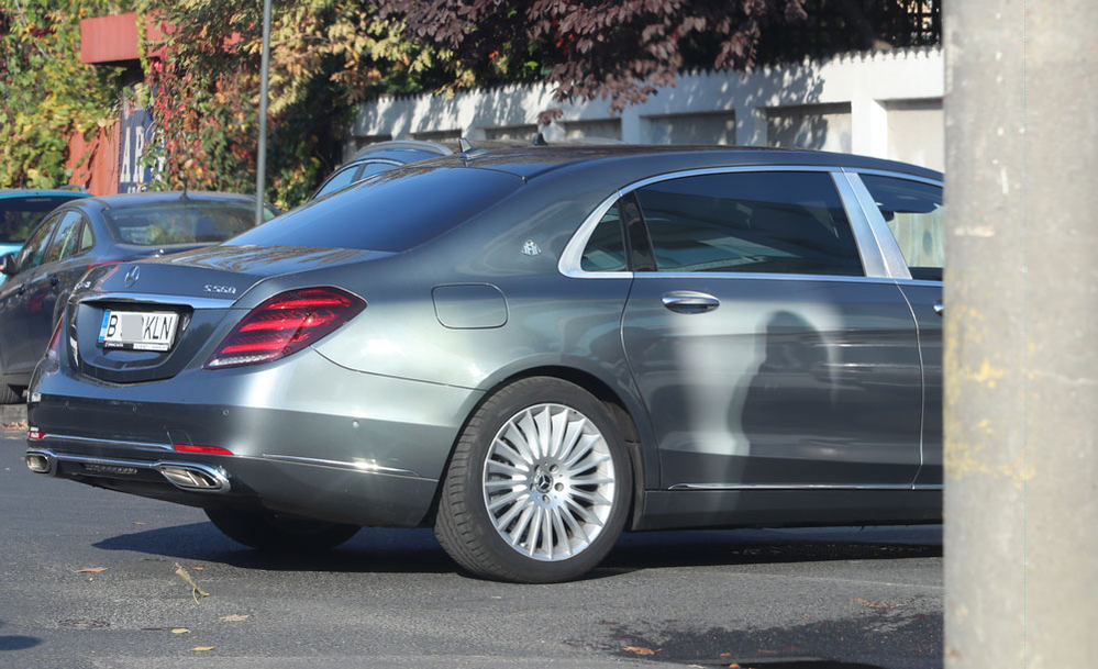 Maybach-ul este înmatriculat cu inițialele firmei aflate în insolvență a lui "Radu Băutură"