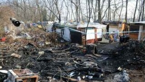 Un copil de 13 ani a murit intr-un incendiu izbucnit intr-o tabara de romi din Milano