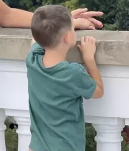 Imagine rară cu băiețelul lui Ștefan Bănică Jr. și al Laviniei Pîrva. Cum arată micuțul Alexandru la doar 5 anișori