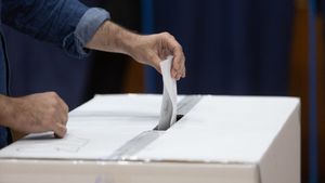 Ce rol are președintele României, de fapt. Ce atribuții i s-au desemnat în numele poporului român