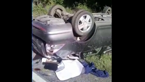 Inconștiență dusă la extrem! Accident provocat de un șofer beat și fără permis. Șapte persoane se aflau în mașina condusă de acesta
