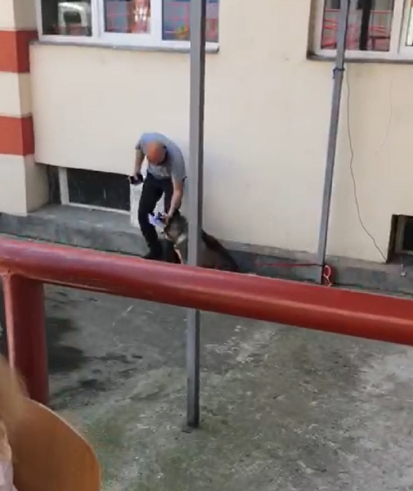 Cristian Dide, alături de patrupedul său