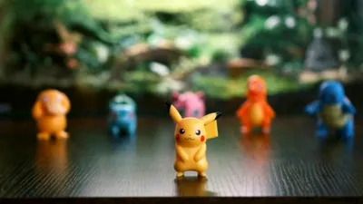 Ai cartonașe Pokémon vechi? S-ar putea să deții o mină de aur, dar există și un risc