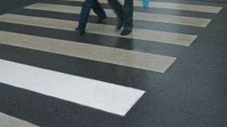 Sofer batut de un altul pentru ca a acordat prioritate pietonilor