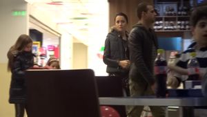 Amalia Nastase si-a gasit partenerul ideal! Vezi aici cum se poarta Razvan Vasilescu cu fetitele ei!