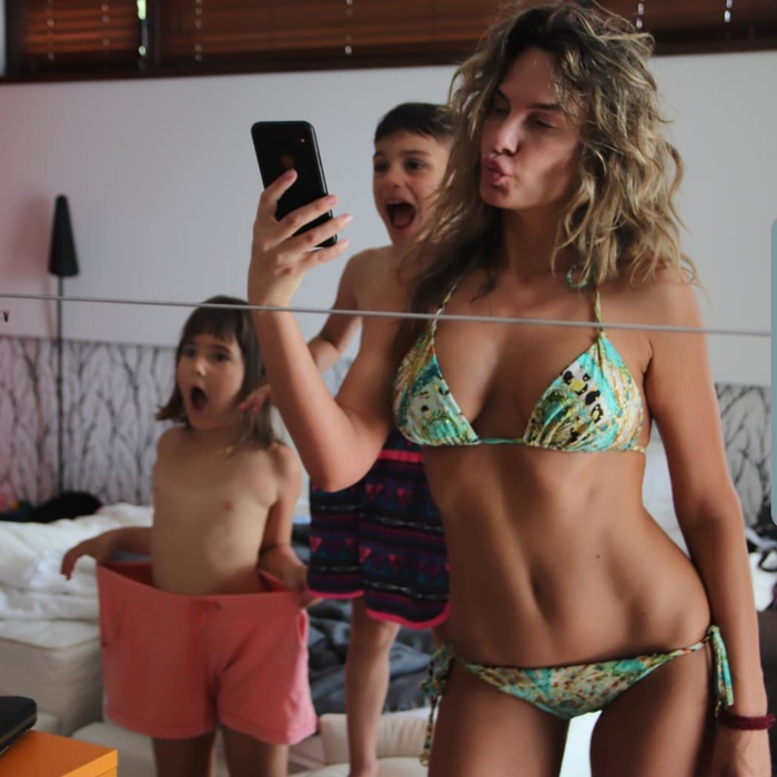 Anna Lesko, fotografiată fără sutien la balconul hotelului. Imaginile +18 au fost făcute publice