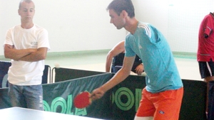 El e “Superman” de Bacau! O lectie incredibila de viata, de la un profesor de sport care si-a carat singur mana retezata de tren!