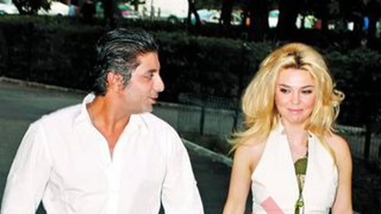 Marius Mihalache a facut pace, in sfarsit, cu Crina Matei