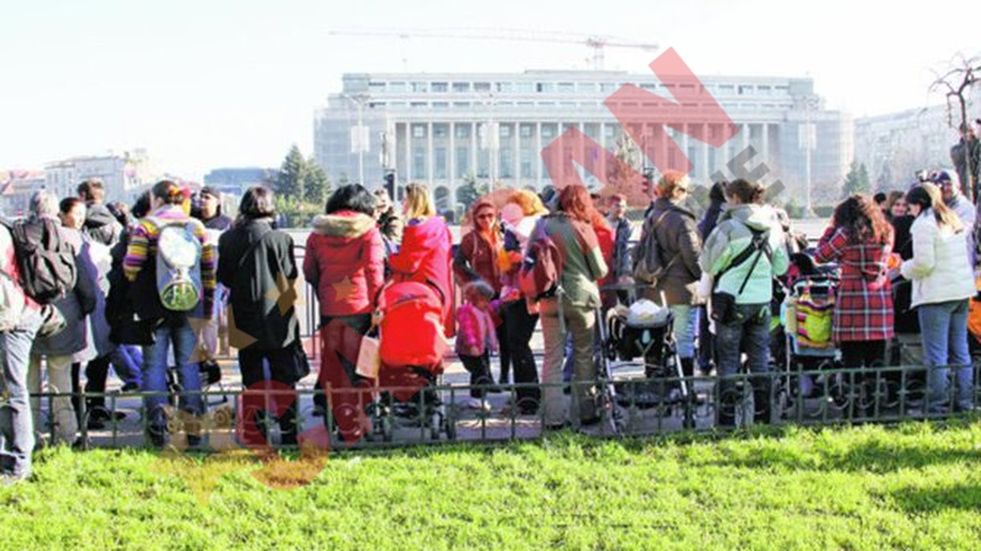 Mamicile, cu pruncii in fata Guvernului