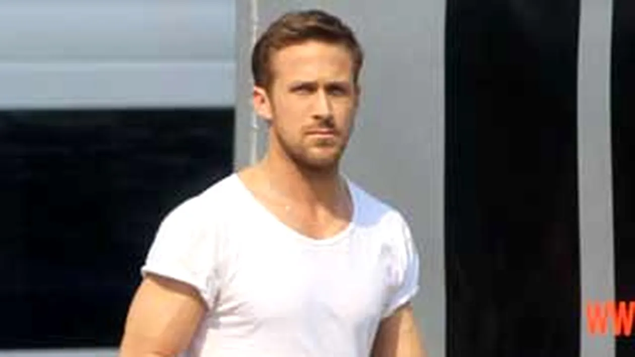 Acesta este secretul lui Ryan Gosling, unul dintre cei mai doriti barbati de la Hollywood. Femeile nu il plac pentru abdomenul lui plat