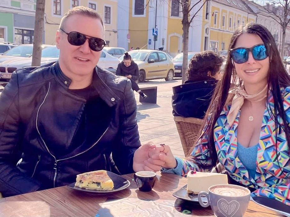 Alin Oprea, surpriză impresionantă pentru Medana cu ocazia aniversării a 2 ani de relație: “Un aranjament format din peste 1.500 de trandafiri”. Ce cadouri i-a pregătit bruneta | FOTO