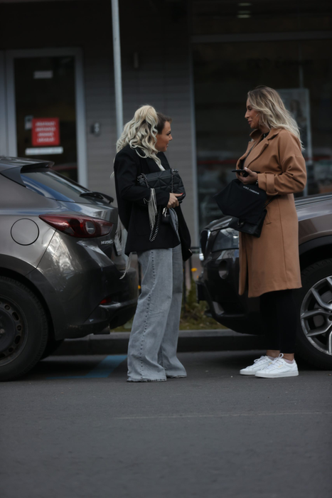 Amna și Adina Halas au multe de discutat (Foto: CANCAN.RO)