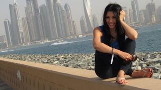 Corina Caragea si-a sarbatorit ziua de nastere pe plaja in Dubai!