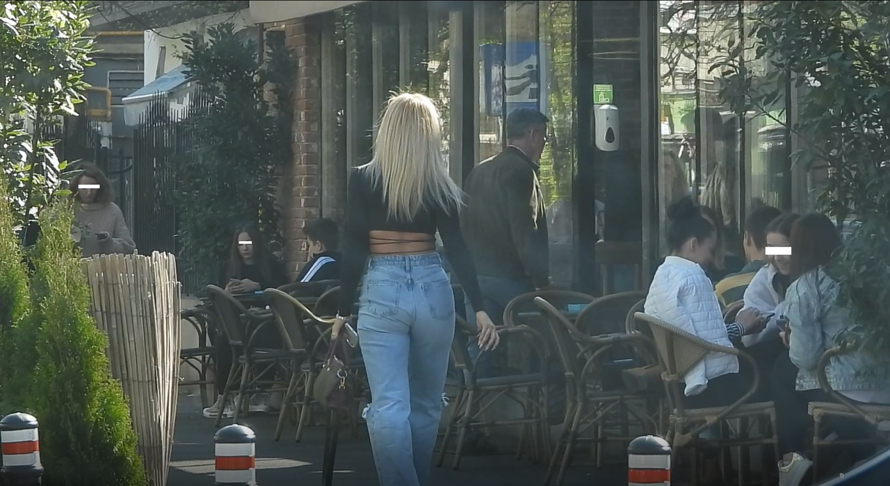 Iuliana Pepene a întors privirile cu posteriorul ei (Foto: CANCAN.RO)