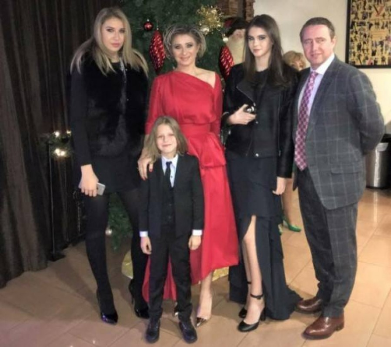 EXCLUSIV. Boala care l-a răpus pe Hary, tatăl lui Laurențiu Reghecampf. „Suferea de…” Ultima fotografie cu părintele antrenorului în viață