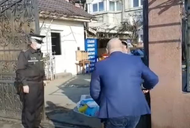 Ce reacție a avut Poliția Locală Craiova după ce o femeie și-a aruncat gunoiul într-o intersecție din oraș