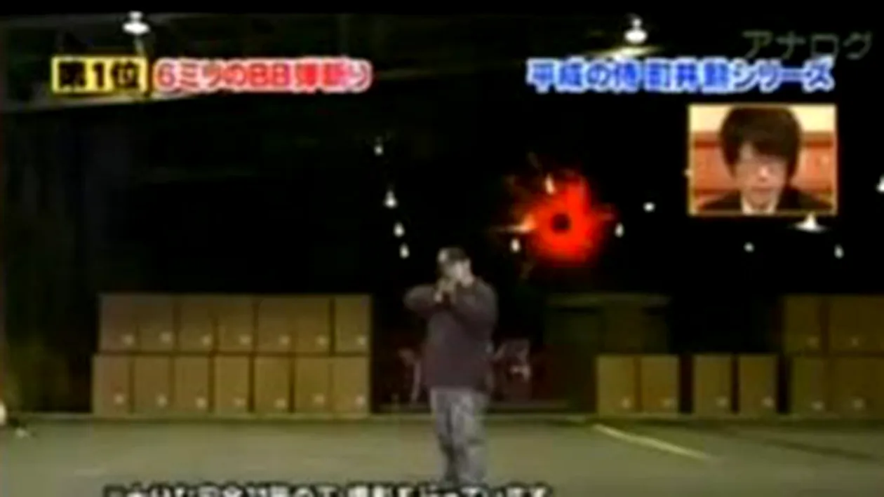 VIDEO Un samurai a reusit sa taie un glont din plastic tras de la 15 metri distanta!