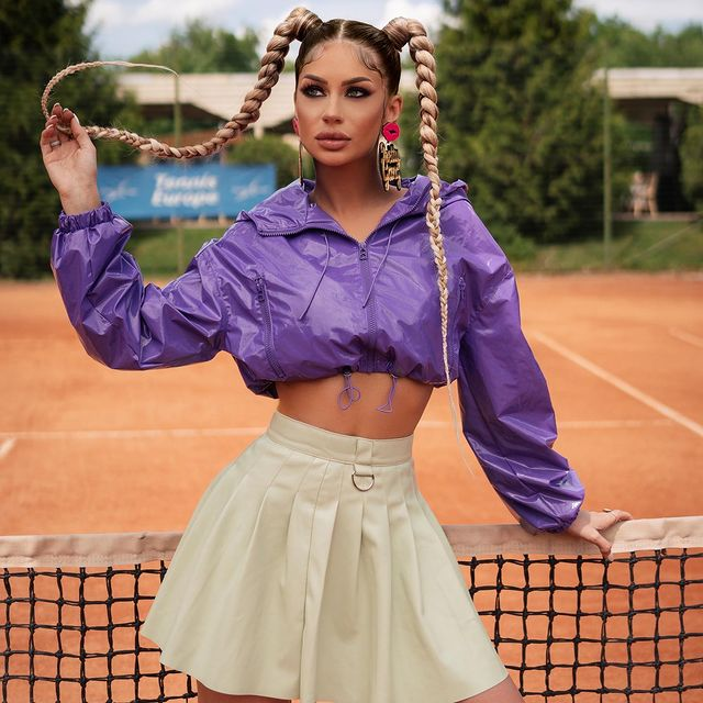 Ea este Livia, cea mai sexy mămică! Superbă, blondină, cu forme de invidiat – o vezi și direct la inimă ți-a intrat!