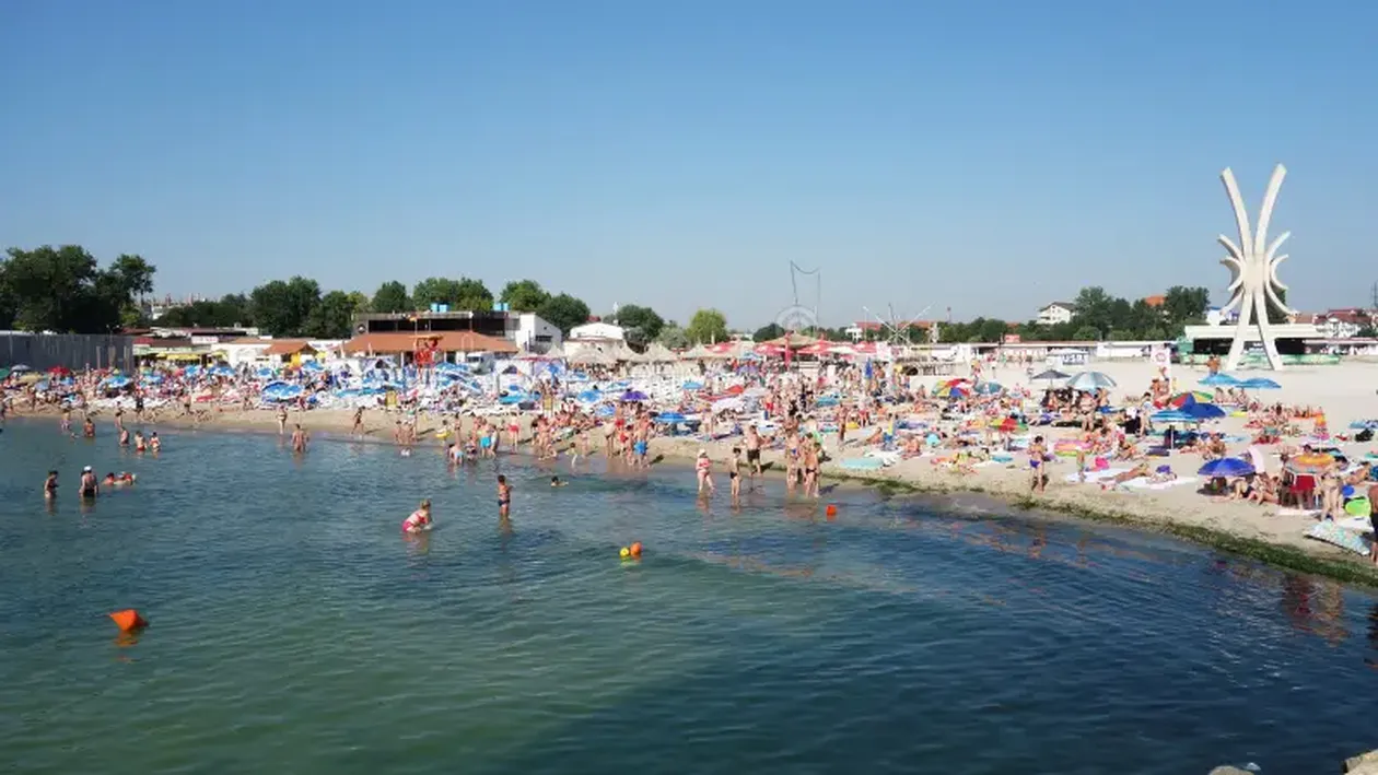 (P) Costinești își schimbă treptat imaginea: zona lacului, plaja și promenadele conturează o nouă etapă pentru stațiune