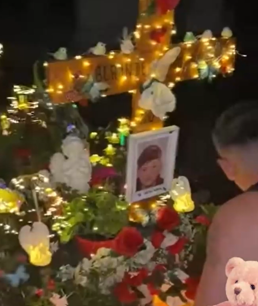 Tată lui Mario Berinde, la mormântul fiului său/ sursă foto: TikTok