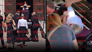 A leșinat după ce sicriul lui Ion Cernea, soțul Irinei Loghin, a ajuns la cimitirul Bellu. Cei prezenți i-au acordat ajutor pe o bancă