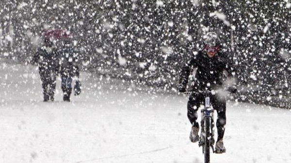 Vin gerul si nisorile! Vezi cum va fi vremea pana vineri si cand vom vedea prima zapada in Capitala