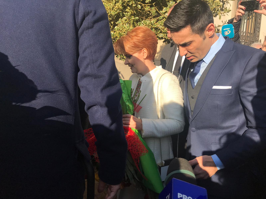 Primele imagini cu Lia Olguța Vasilescu mireasă. Cum s-a îmbrăcat