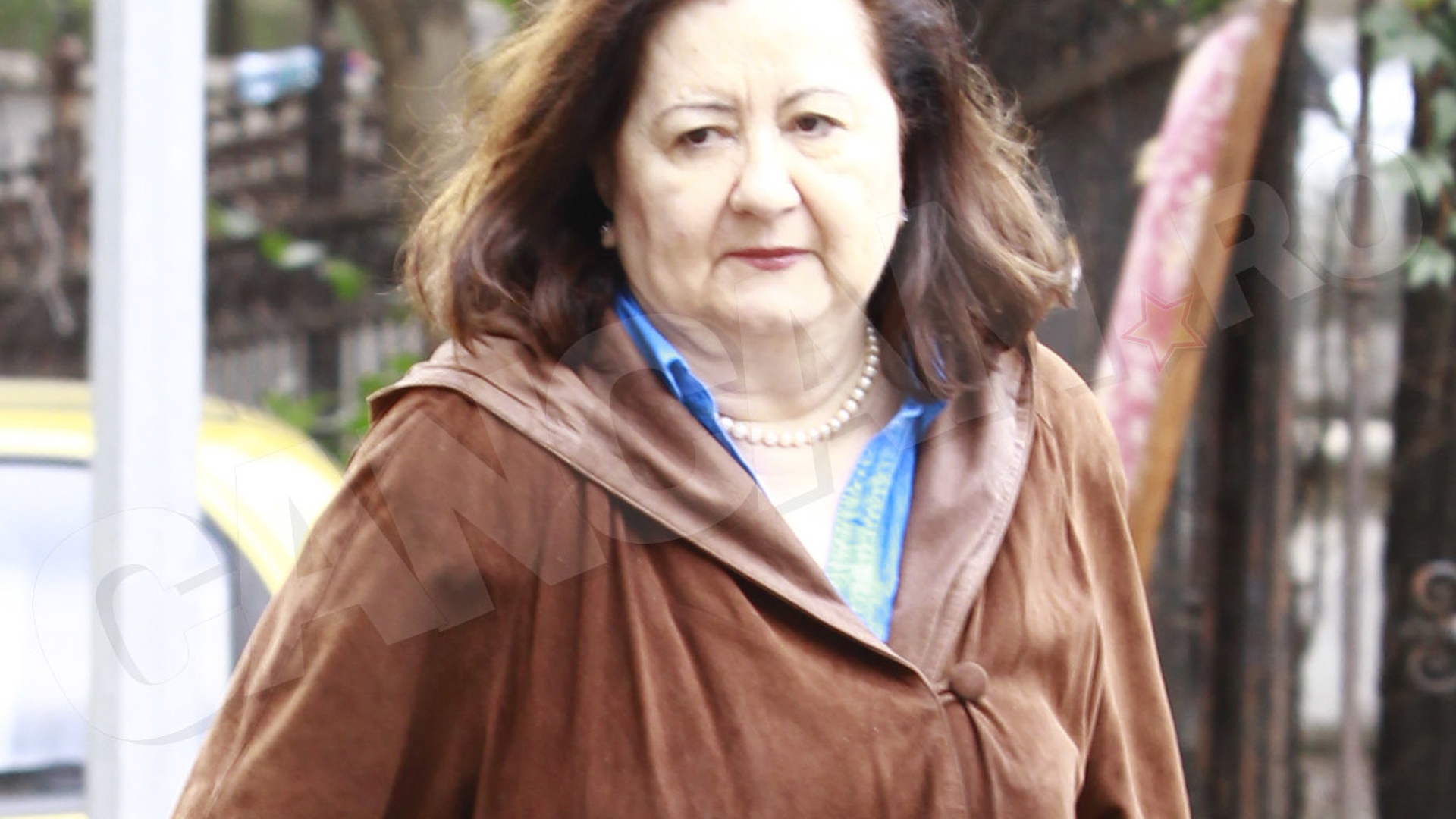 A pierdut vila familiei, iar acum… Mama Oanei Roman, în pragul disperării!