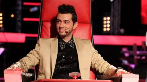 Chef de chef la ziua lui Moga! Printre trompete si CD-uri cu Mozart, un invitat special i-a adus un tricou cu autograf!