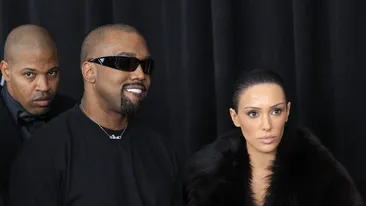 Bianca Censori, manipulată de Kanye West?! Artistul, acuzat că-și obligă soția să poarte ținute provocatoare