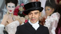 Met Gala 2027, în impas după anularea expoziției dedicate lui John Galliano. Care este motivul