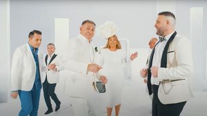 Loredana Groza, melodii senzaționale alături de 10 dintre cei mai apreciați maneliști! Florin Salam și Vali Vijelie, printre artiștii pe care Costi Ioniță i-a convins să colaboreze | VIDEO