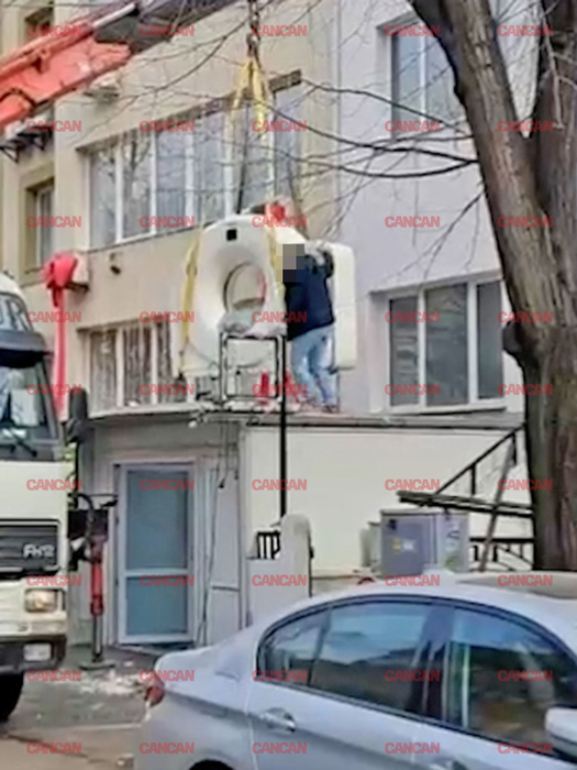 Clinica de lux a Oanei Zăvoranu, demolată bucată cu bucată! Aparatele de milioane au fost ridicate în urma executării