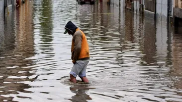 ALERTĂ METEO! Cod galben de inundaţii în trei județe