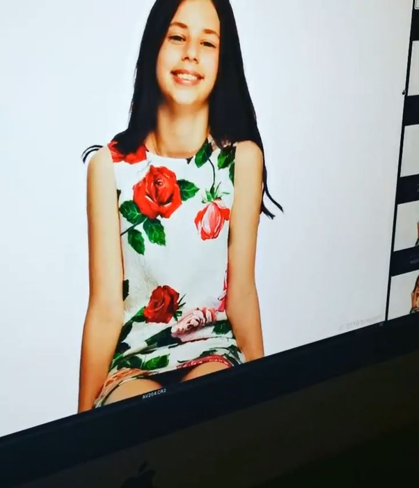 Andreea Marin, melancolică după ce a văzut câteva poze de album alături de fiica ei! Violeta Bănică este din ce în ce mai frumoasă | FOTO